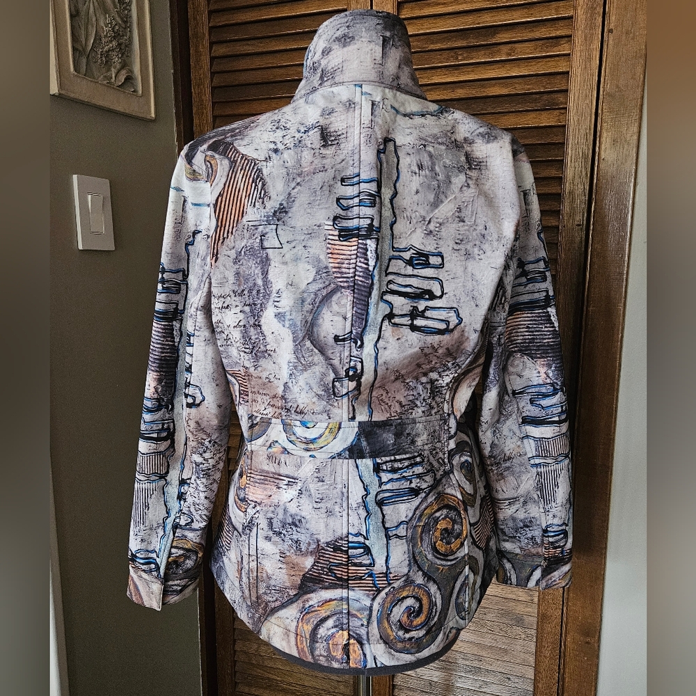 Dolcezza Artistic Patterned Jacket. - Picture 3 of 10